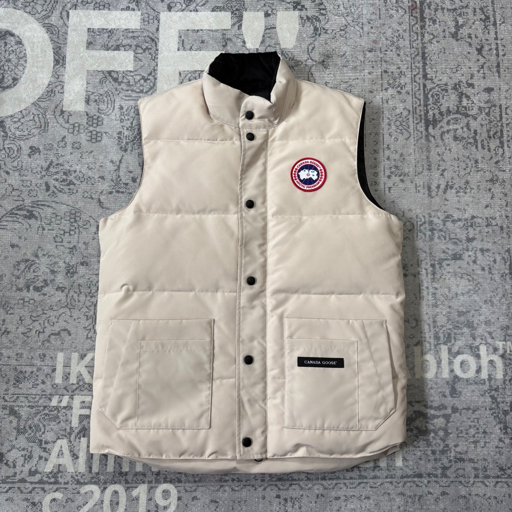 Canada Goose Freestyle Crew Vest Mens Fusion Fit Medium Tan Beige NWT 4154M